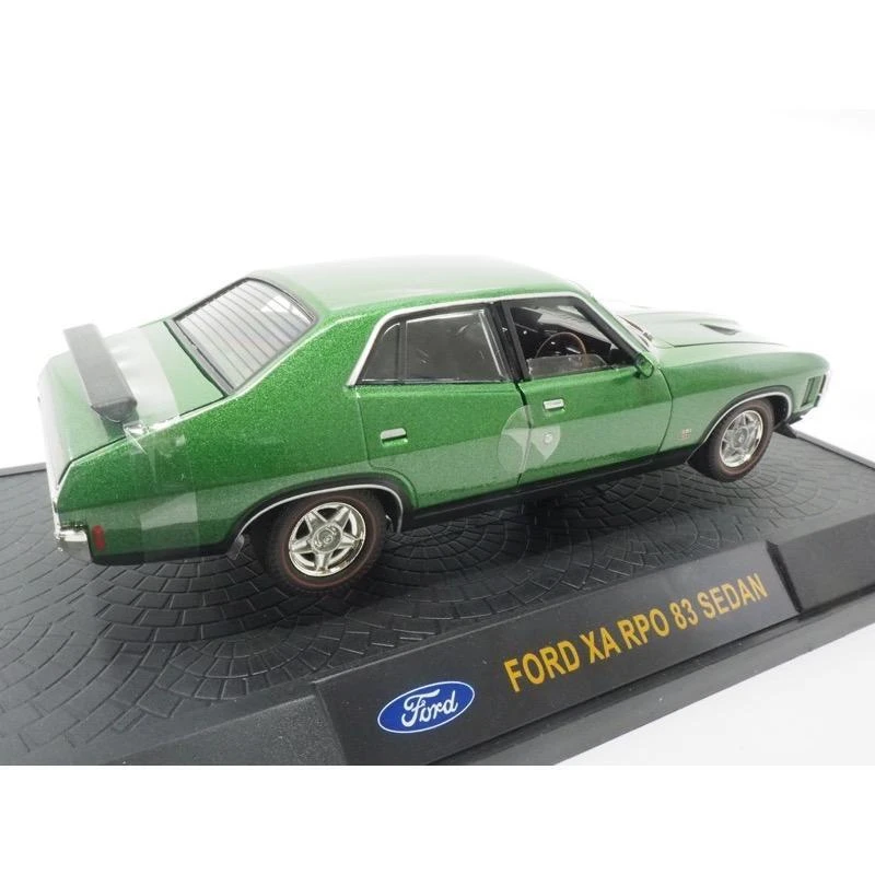 Oz Legends Ford Falcon XA RPO 83 Sedan 1:32 Scale Diecast Model Calypso Green - Image 2