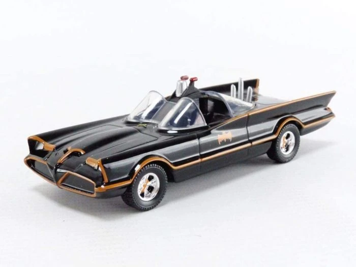 Jada Toys Batman (1966) - Batman With Batmobile 1/32 Scale Hollywood Rides Die-Cast Vehicle Replica - Image 3