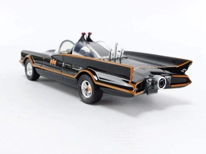 Jada Toys Batman (1966) - Batman With Batmobile 1/32 Scale Hollywood Rides Die-Cast Vehicle Replica - Image 5