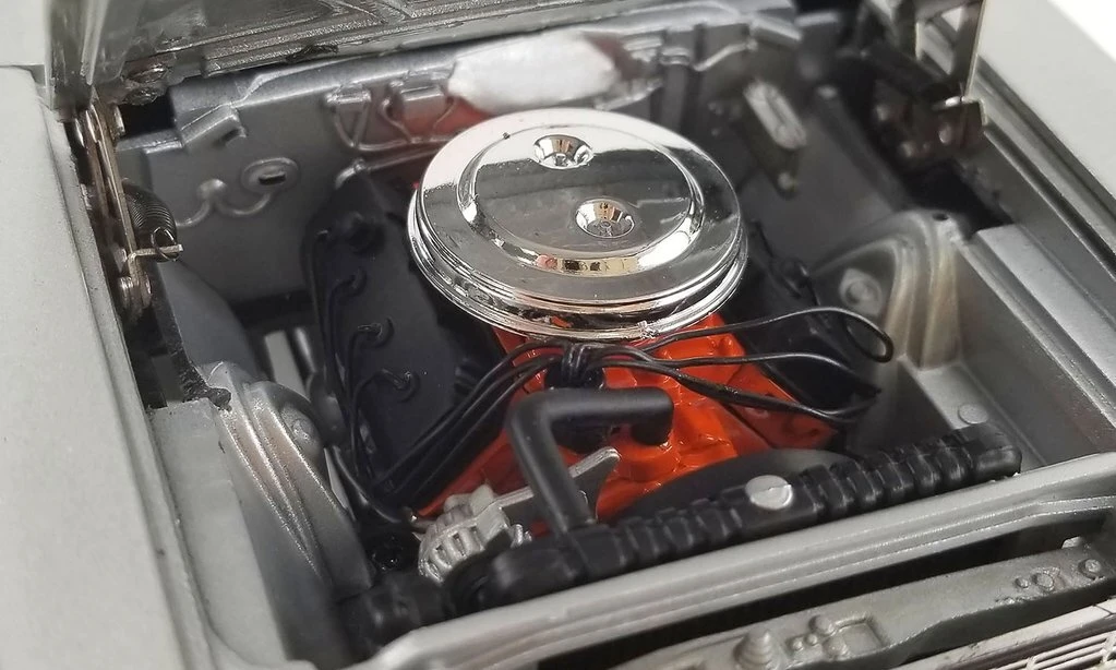 ACME 1:18 1967 Plymouth Belvedere Lightweight: Silver Bullet - Image 4