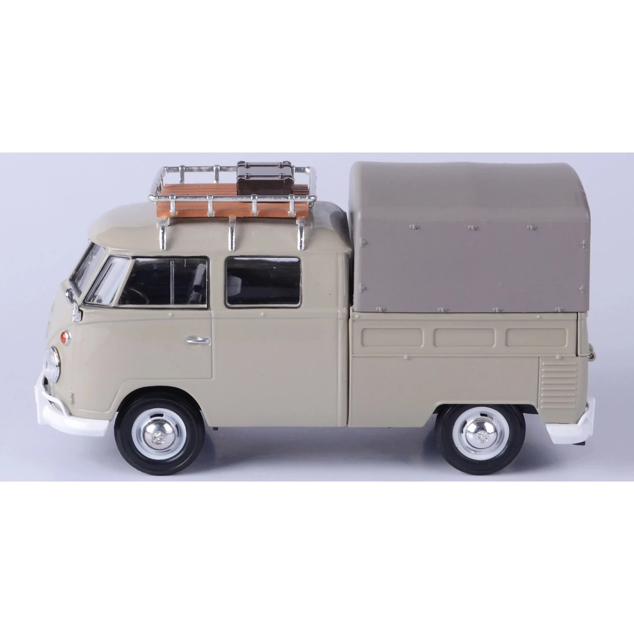 Motormax 1:24 Volkswagen Type 2 (T1) Pickup With Roof Rack-Suit Case-Tarp #79553 - Image 2