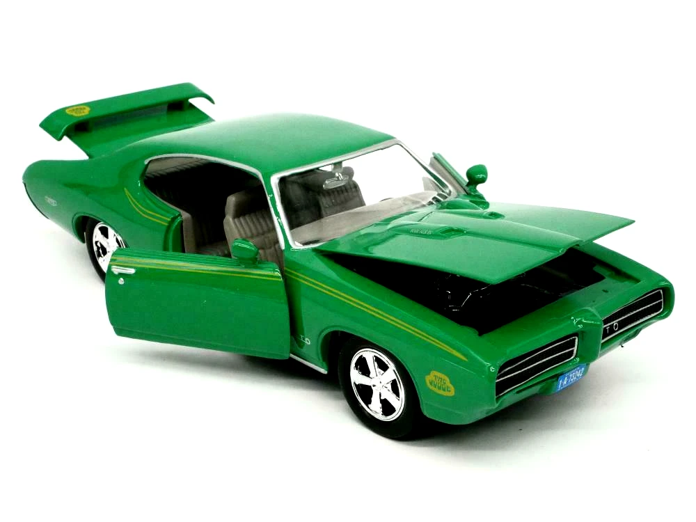 Motormax Timeless Classics - 1:24 1969 Pontiac GTO Judge (American Classics) #73245 - Image 3
